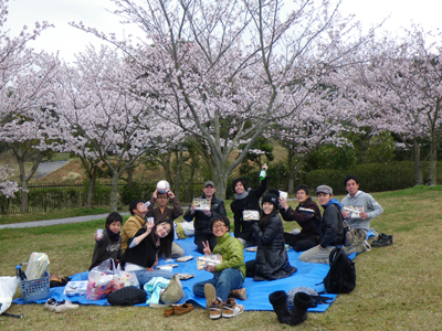 研究科1期生みんなでお花見